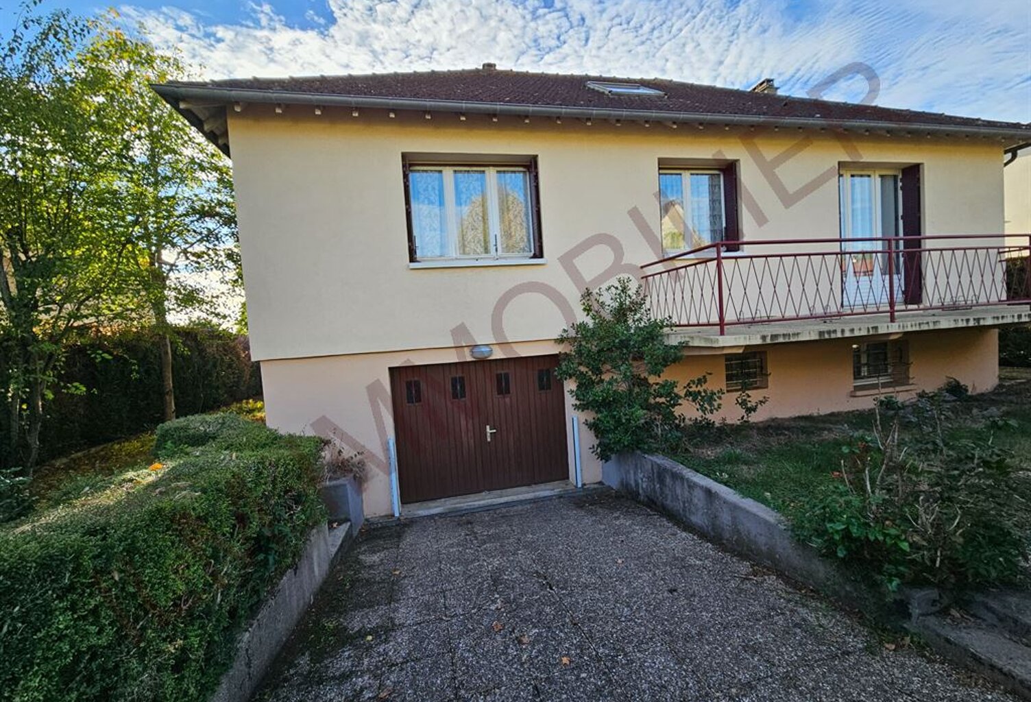 PAVILLON édifié en 1964 sur 850m² terrain clos arboré AUXERRE 89000 BOURBOGNE NORD — photo 1