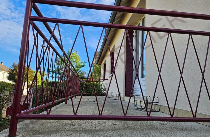 PAVILLON édifié en 1964 sur 850m² terrain clos arboré AUXERRE 89000 BOURBOGNE NORD — photo 5