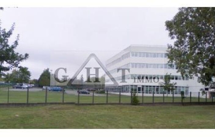 Immeuble de bureaux à vendre — BUC — photo 3