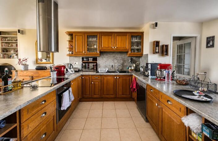 Propriété de 14 pièces de 460 m² à Mérignac — photo 4