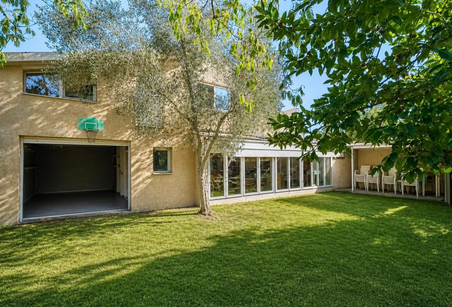 Maison de 8 pièces de 145 m² à Mérignac — photo 1