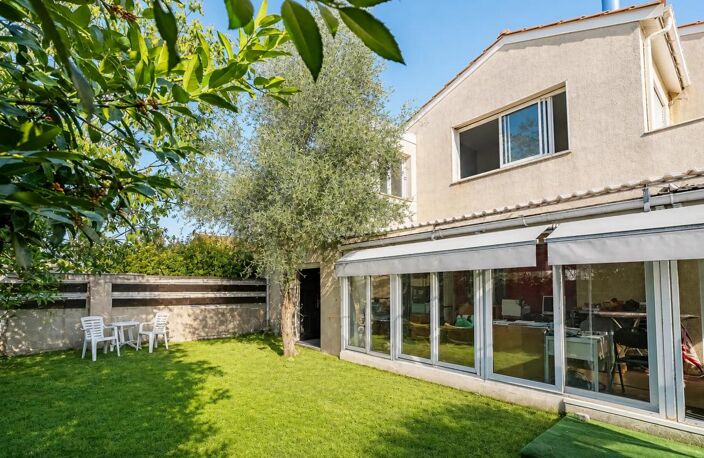Maison de 8 pièces de 145 m² à Mérignac — photo 3
