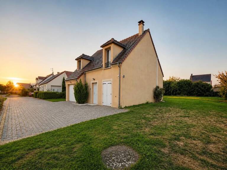 Maison de 5 pièces de 97 m² à Lailly-en-Val — photo 1