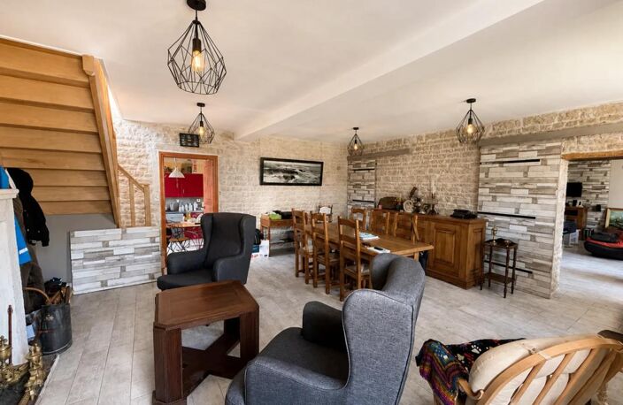 Maison de 7 pièces de 201 m² à Prin-Deyrançon — photo 2