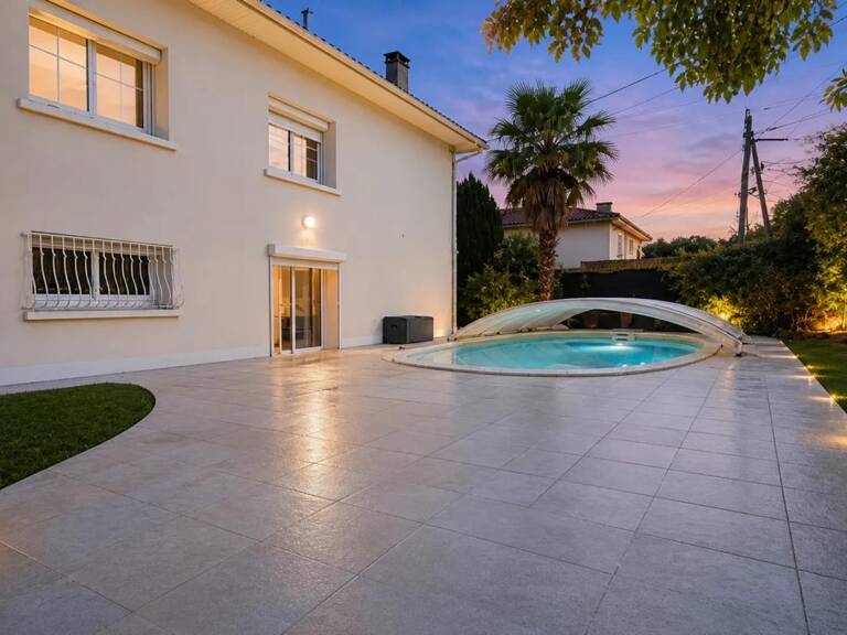 Maison de 7 pièces de 143 m² à Angoulême — photo 1