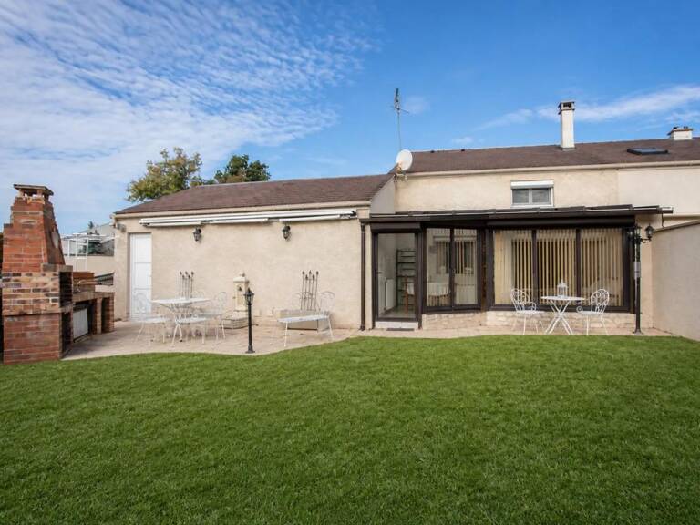 Maison de 3 pièces de 120 m² à Saint-Pierre-lès-Nemours — photo 1