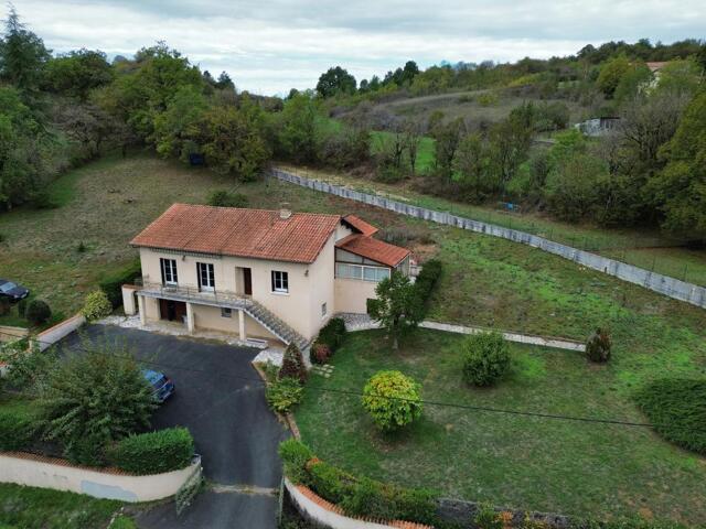 Maison à Saint-Martial-de-Valette