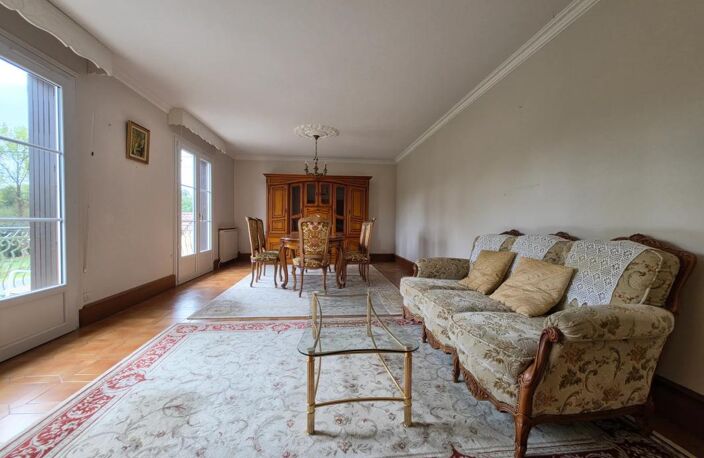 Maison de 6 pièces de 145 m² à Saint-Martial-de-Valette — photo 2