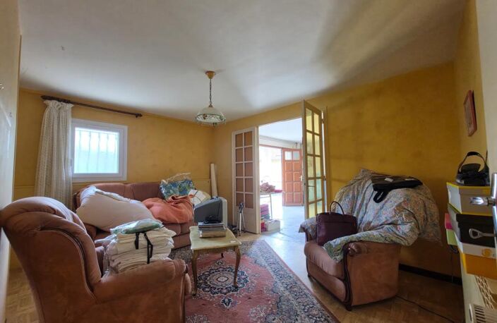 Maison de 6 pièces de 145 m² à Saint-Martial-de-Valette — photo 3