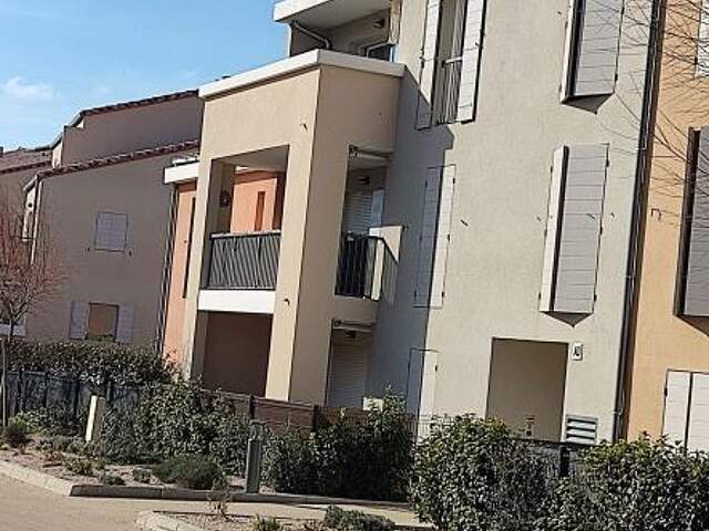 APPARTEMENT 2 PIECES + TERRASSE+PARKING - LE BEAUSSET — photo du bien
