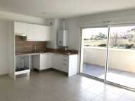 APPARTEMENT 2 PIECES + TERRASSE+PARKING - LE BEAUSSET — photo 4