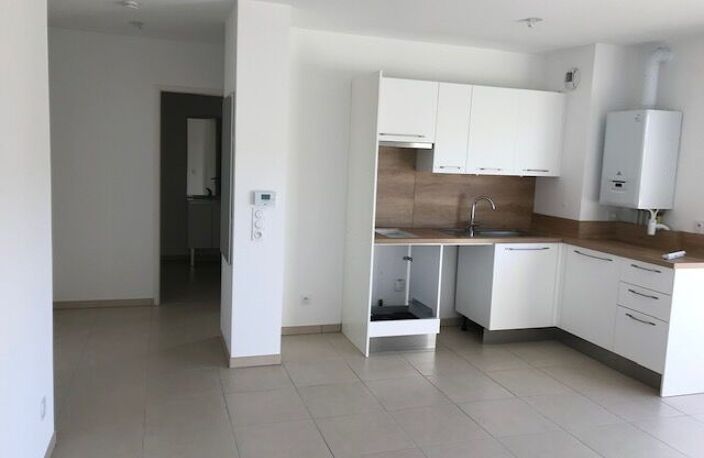 APPARTEMENT 2 PIECES + TERRASSE+PARKING - LE BEAUSSET — photo 5