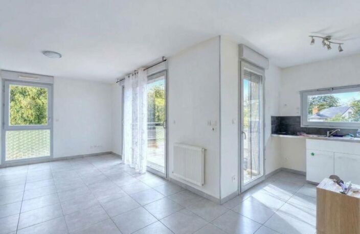 APPARTEMENT EXCELLENT ETAT CENTRE VILLAGE CHAMPAGNE AU MONT D'OR — photo 4