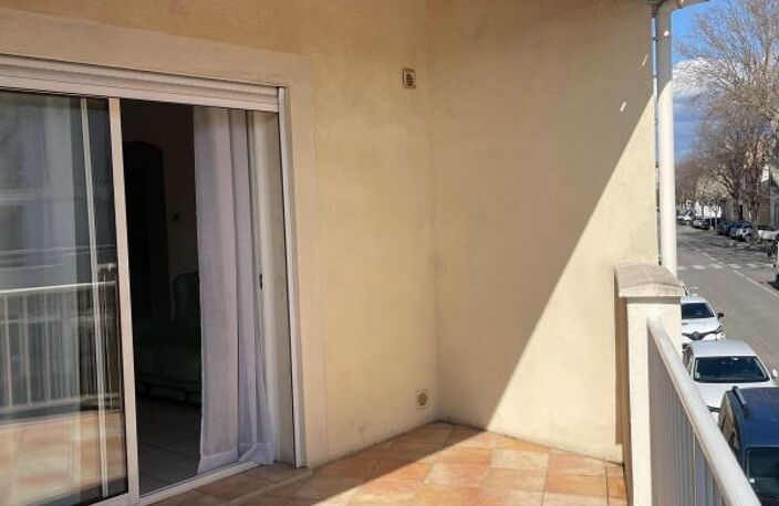 Monteux appartement avec terrasse — photo 2