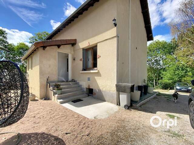 Maison indépendante sur 14OOM² de terrain proche centre ville et commerces — photo du bien
