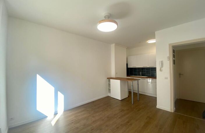 À LOUER – Bel appartement T2 rénové centre ville — photo 4