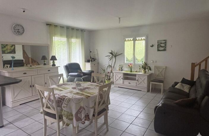 Maison À Vendre 3 chambres jardin à 2 pas de centre de Montivilliers — photo 2