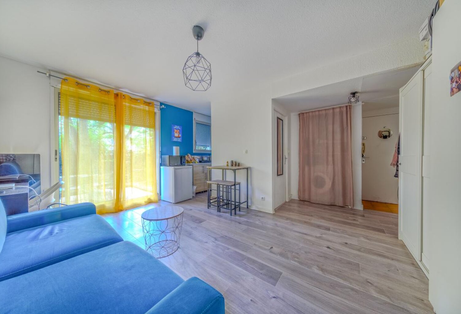 Appartement À Vendre — photo 1