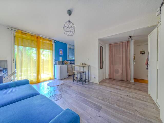 Appartement À Vendre — photo du bien