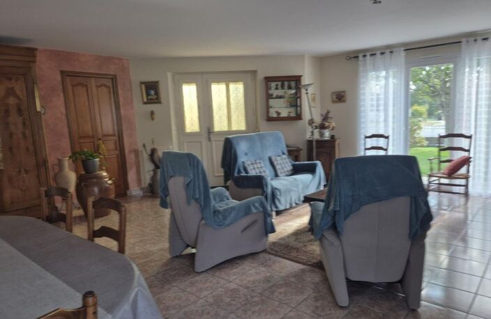 BAINS-SUR-OUST Bourg - Maison 3 chambres - Jardin — photo 3