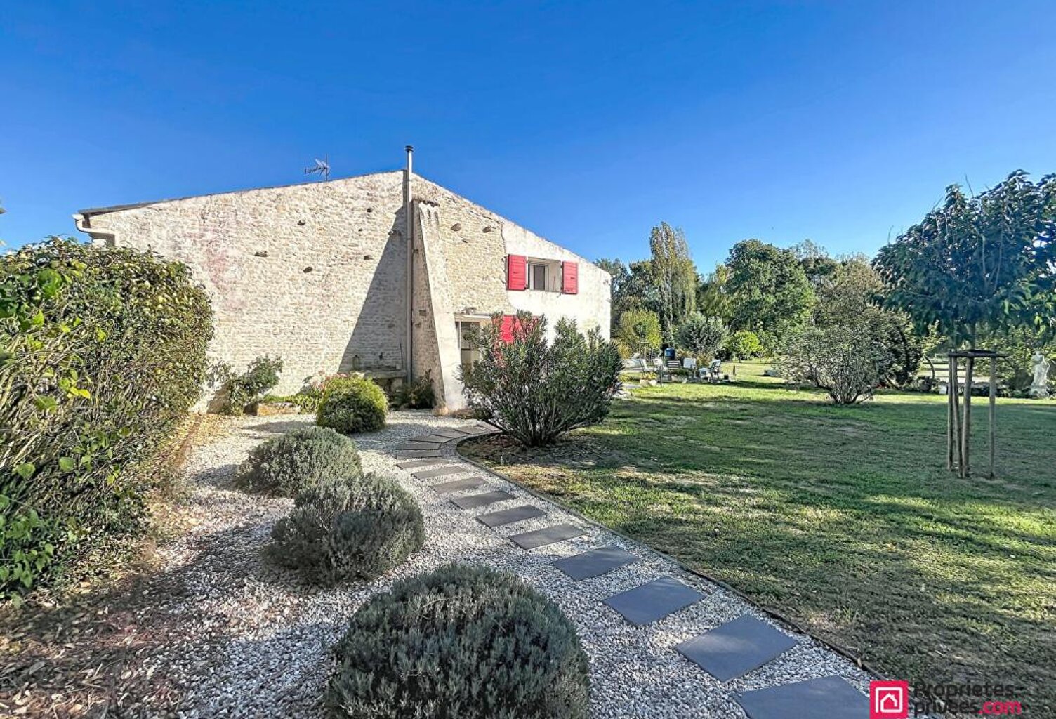 LE GUÉ-D'ALLERÉ - Maison en pierre rénovée - 200 M² - Parc arboré - Piscine chauffée - DPE C — photo 1
