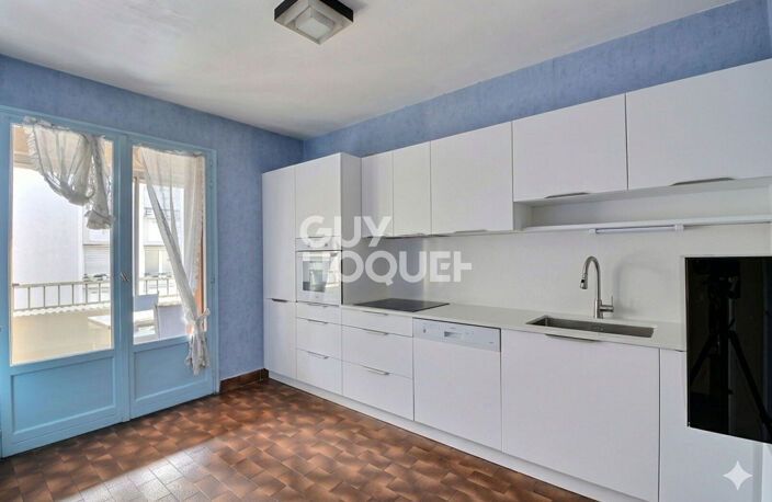 Montchat - Appartement T4 de 79 m²,  avec loggia, cave & garage, LYON 3ème (69003) — photo 4