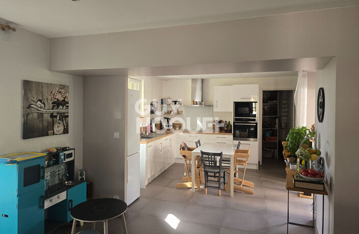 Maison St Etienne De Fontbellon 4 pièce(s) 130 m2 — photo 2