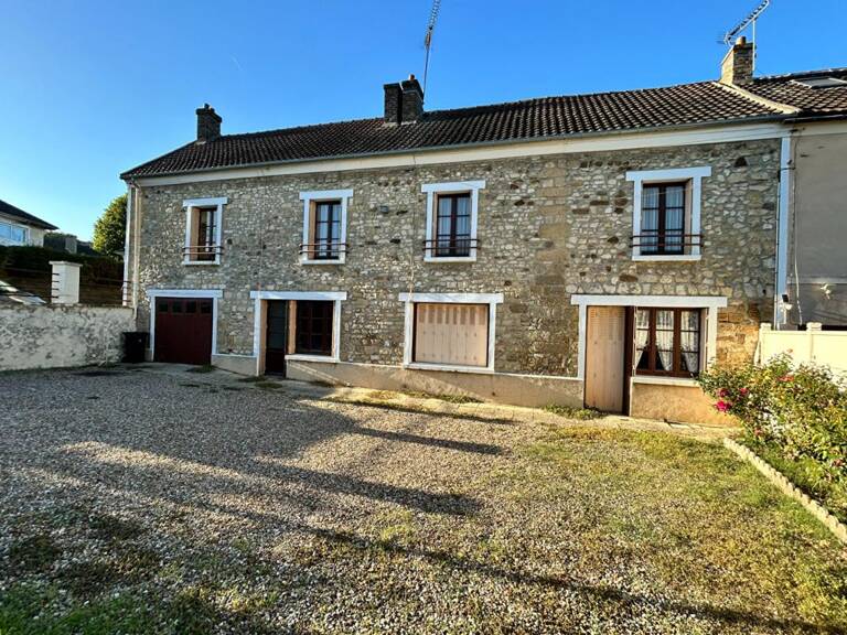 US : GRANDE MAISON AVEC BEAUCOUP DE POTENTIEL ! — photo 1