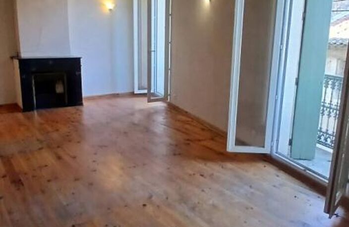 Maison de village de charme. Trois chambres beau séjour. Eléments de décoration d'origine — photo 2