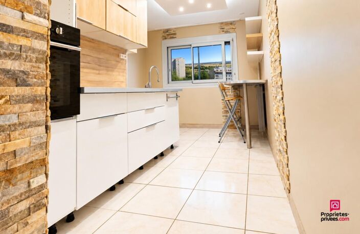 Vénissieux T3 de 66 m² avec ascenseur et vue dégagée — photo 3