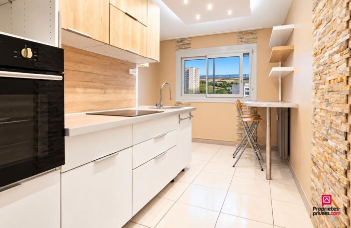 Vénissieux T3 de 66 m² avec ascenseur et vue dégagée — photo 5
