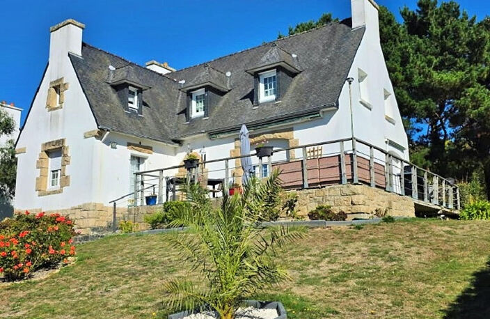 LANNION Maison familiale 6 pièces 148 m2 : sous-sol complet, 4 chambres et jardin de 1 215 m2 proche Côte de Granit Rose — photo 2