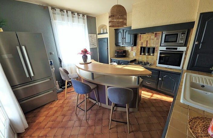 LANNION Maison familiale 6 pièces 148 m2 : sous-sol complet, 4 chambres et jardin de 1 215 m2 proche Côte de Granit Rose — photo 4
