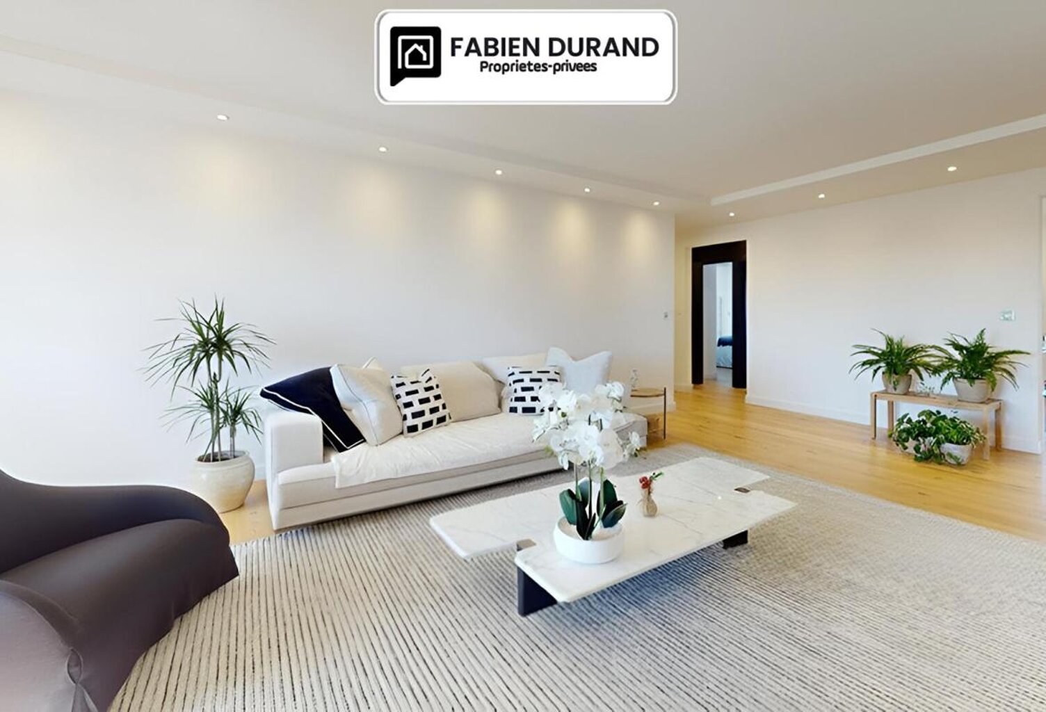 Appartement Unique à Frejus  Plage 3 pièce(s) 70 m2 avec Garage Cave Parking — photo 1
