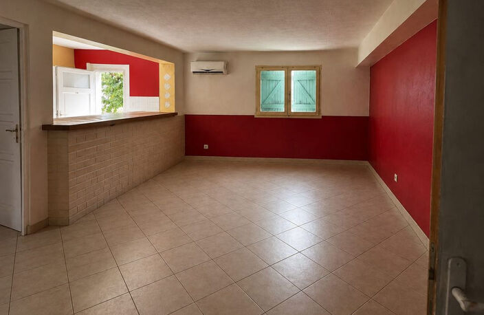 Appartement 85 m² à rénover - Quartier d'Anthéor  - Cave de 63 m² de plain-pied — photo 3