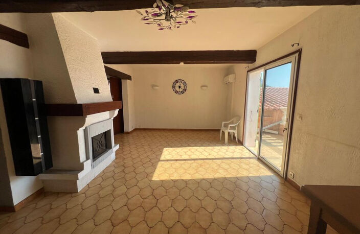 Appartement 81 m² à rénover - Vue dégagée sur l'Esterel et aperçu mer - À 200 mètres de la plage - Petite copropriété, piscine collective — photo 4