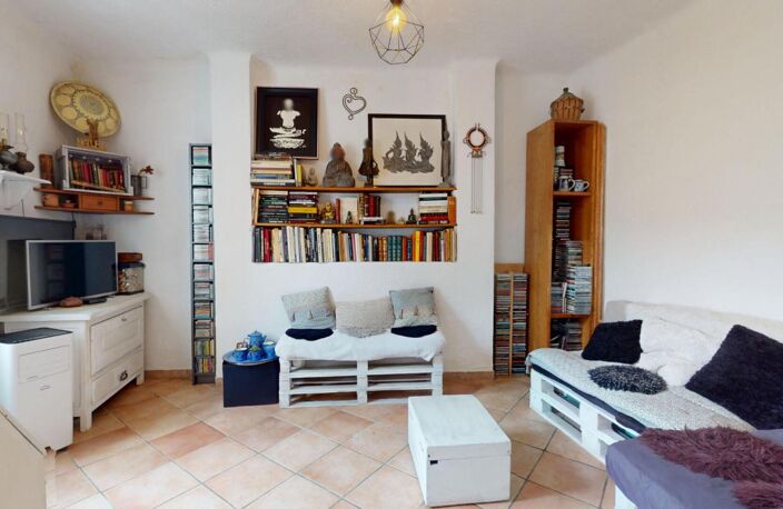 DRAGUIGNAN , T3 LUMINEUX AVEC VÉRANDA , IDÉAL HABITATION OU INVESTISSEMENT — photo 3