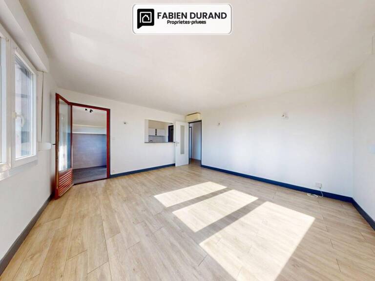 Appartement T3 traversant 72 m² avec Cave et Parking — photo 1