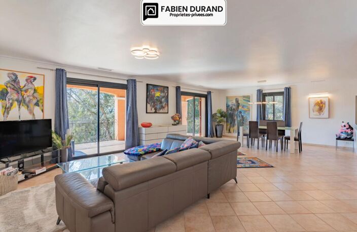 Maison de 204 m² avec piscines, salle de sport, salle de cinéma — photo 2