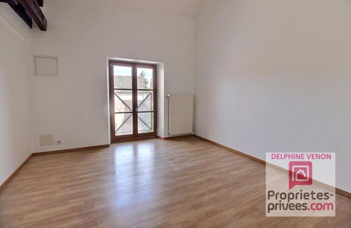 Maison de 200 m²  avec vie en plain pied + grange et cave voutée sur un terrain de 525 m² en hypercentre de Châteauneuf sur Loire — photo 3