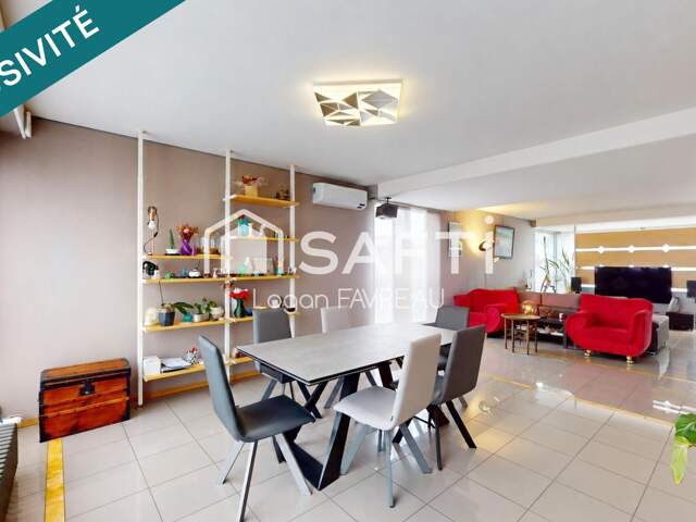 Maison de caractère, rénovée avec double garage et jardin — photo du bien