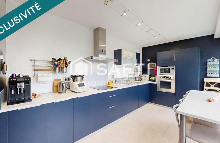 Maison de caractère, rénovée avec double garage et jardin — photo 4