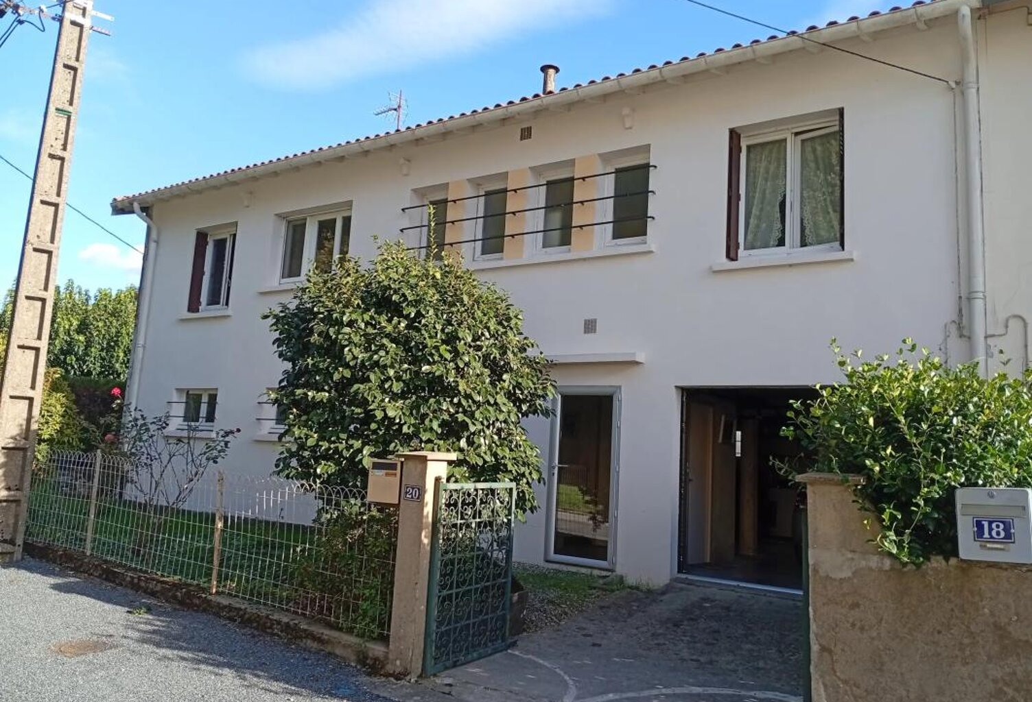 Maison mitoyenne de 85m² avec jardin et sous-sol — photo 1