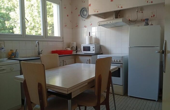 Maison mitoyenne de 85m² avec jardin et sous-sol — photo 2