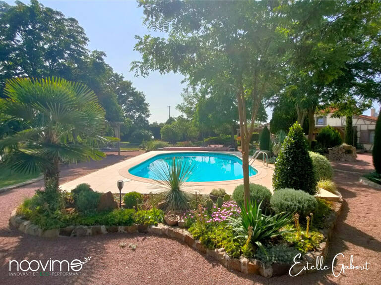 MAISON AVEC 3 CHAMBRES - DEPENDANCES - PISCINE — photo 1