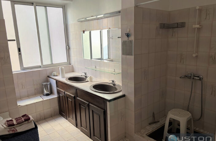 T3 60m2, ascenseur - CHAMPS DE MARS — photo 4