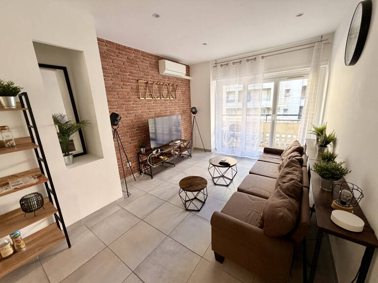 T6 100m2 avec terrasse  - Haute Ville — photo 1