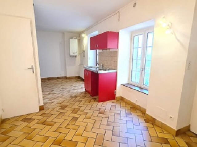 APPARTEMENT F2 ATYPIQUE EN TRIPLEX — photo du bien