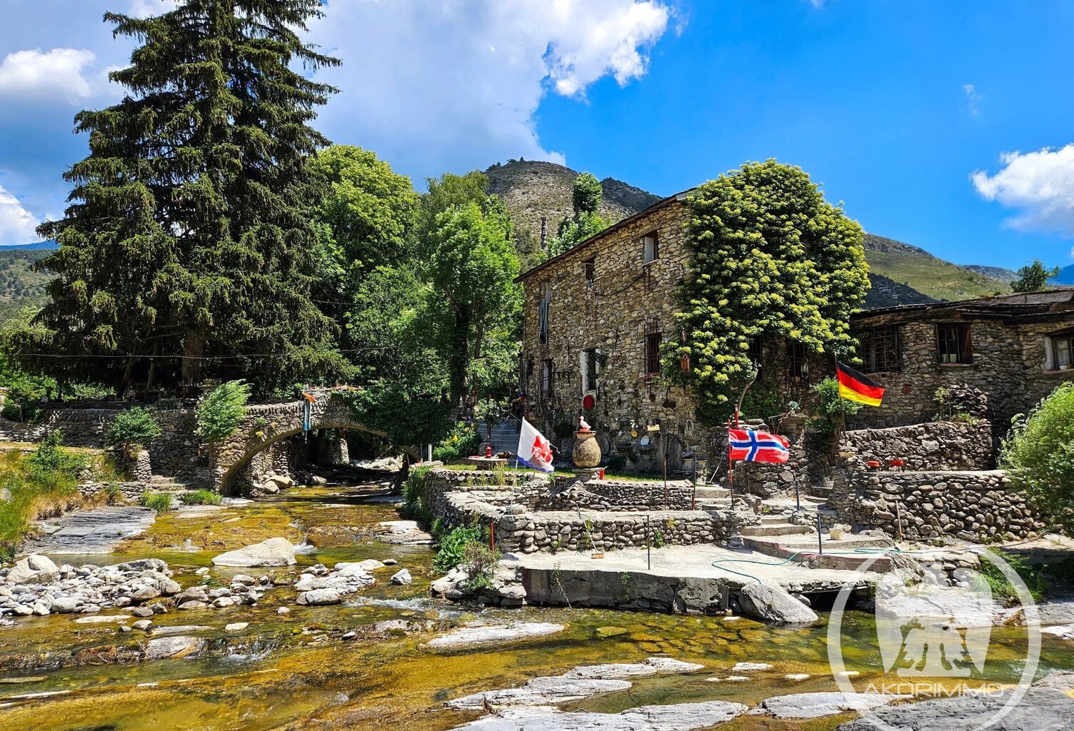 Alpes-Maritimes (06) La Brigue Ancien moulin idyllique — photo 1