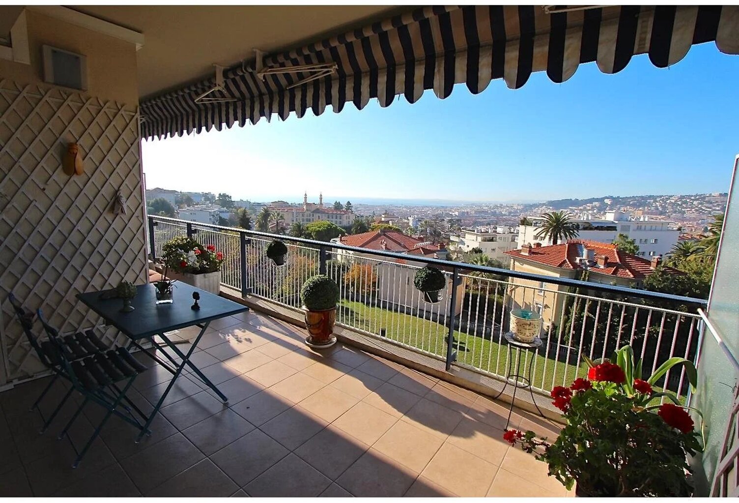 CIMIEZ AVANT DERNIER ETAGE  VUE MER — photo 1